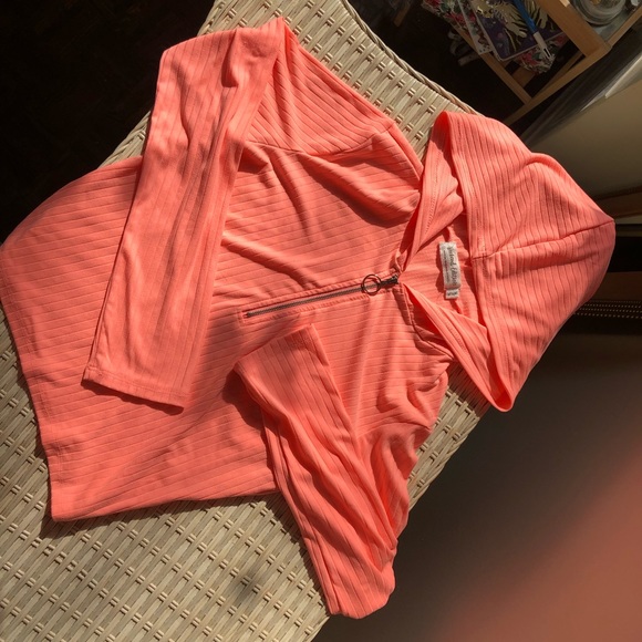 Thin long sleeve athletic hoodie - Picture 2 of 2